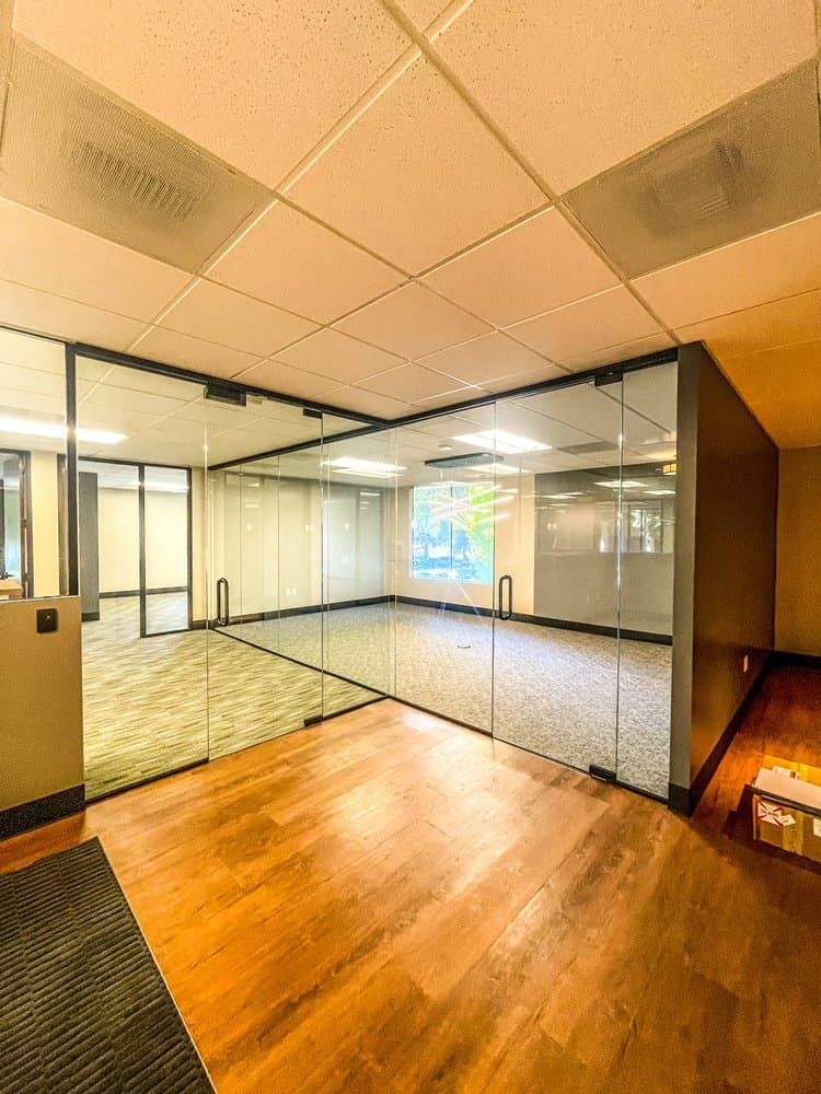 R & R Glass Inc. - Slide 2