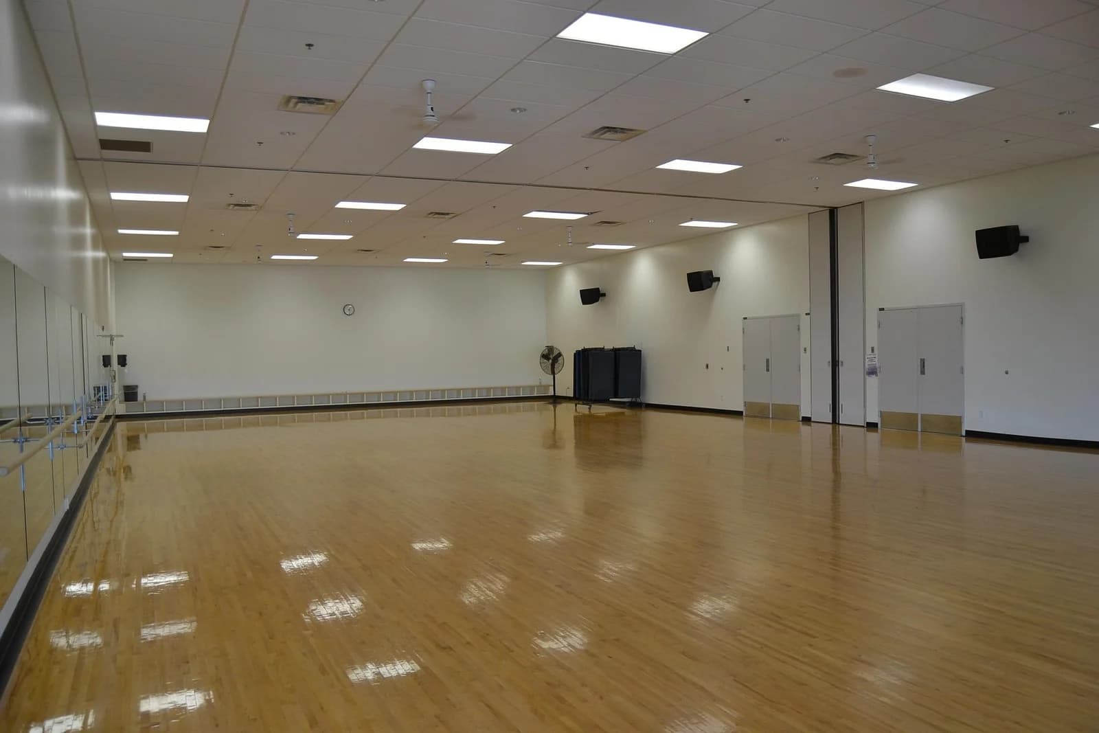 Commercial Gym Mirrors Sacramento: A Guide for Studios and Fitness Centers